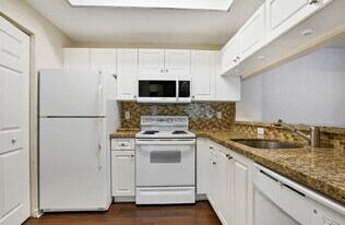 2812 Grande Pky, Unit 105 in Palm Beach Gardens, FL - Building Photo