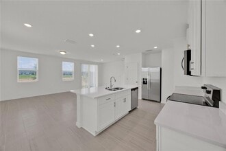 16382 Bird of Paradise Ave, Unit 10 in Clermont, FL - Building Photo - Building Photo