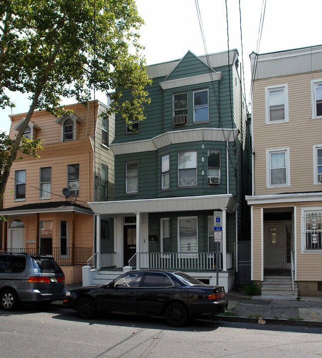 143 Garside St in Newark, NJ - Foto de edificio