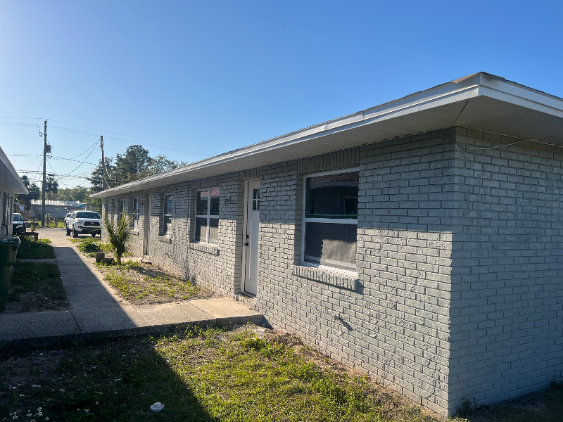 1724 2nd St NW in Apopka, FL - Foto de edificio