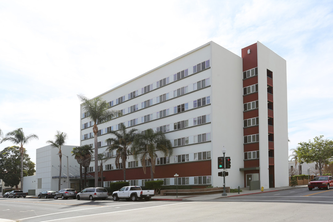 The Palms Apartments in Ventura, CA - Building Photo