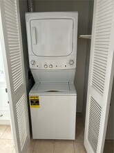 883 Wax Myrtle Ln in Houston, TX - Building Photo - Building Photo