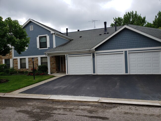 property at 552 Greystone Ln