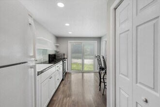 32 Jerry Way in Taunton, MA - Building Photo - Building Photo