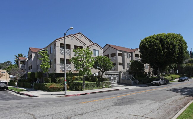 Casa Guadalupe in Los Angeles, CA - Foto de edificio - Building Photo