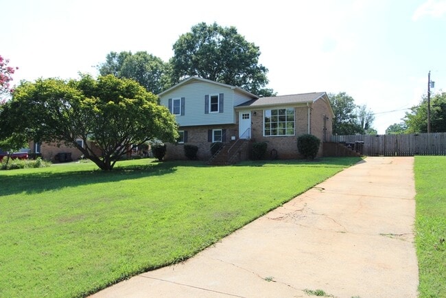 1766 Colony Rd in Rock Hill, SC - Building Photo - Building Photo