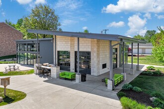 Park @ Nine23 in Cedar Falls, IA - Foto de edificio - Building Photo