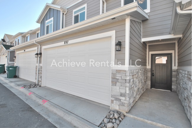 897 Robert Ave in Layton, UT - Building Photo - Building Photo