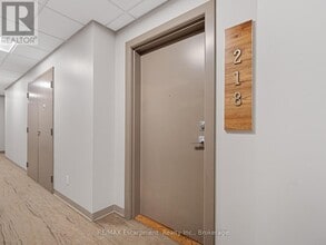 10 Esplanade Ln in Grimsby, ON - Building Photo - Building Photo