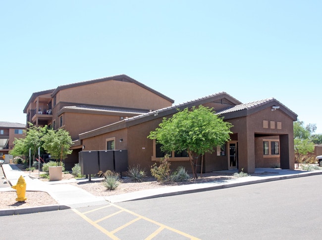 Nuestra Senora Apartments in Tempe, AZ - Foto de edificio - Building Photo