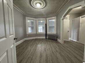 135 Wegman Pky, Unit 2 in Jersey City, NJ - Building Photo - Building Photo