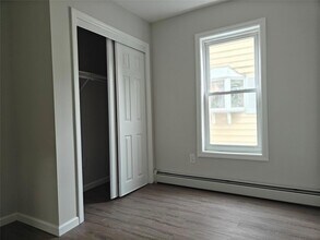 372 Mansion St, Unit 1E in Poughkeepsie, NY - Building Photo - Building Photo