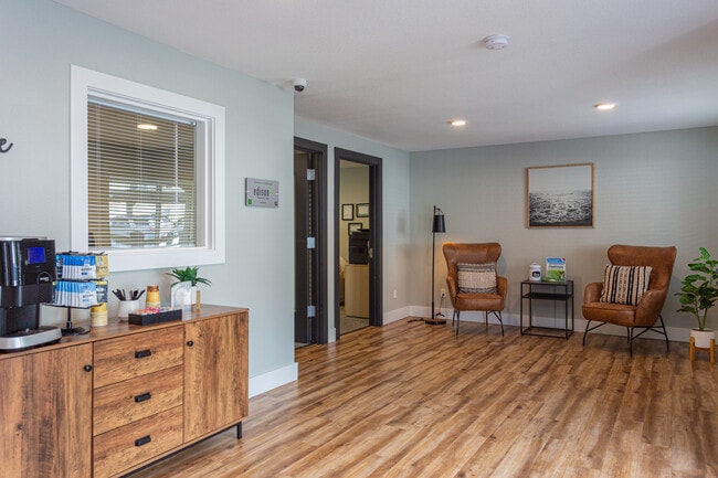Erlands Point Apartments in Bremerton, WA - Foto de edificio - Interior Photo