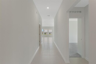 249 Streamwater Wy in Groveland, FL - Building Photo - Building Photo