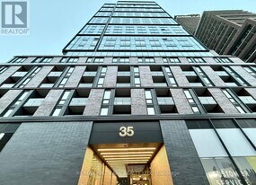 35 Parliament St in Toronto, ON - Building Photo