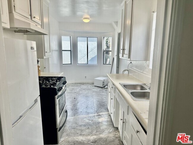 property at 6611 Brynhurst Ave