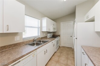 3007 7th St SW in Lehigh Acres, FL - Foto de edificio - Building Photo