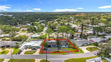 1216 Robin Rd S in St. Petersburg, FL - Building Photo - Building Photo