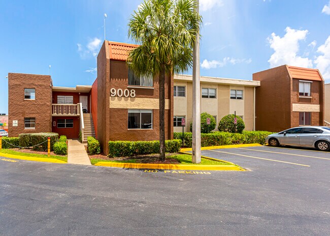 Cherry Grove Village in Miami, FL - Foto de edificio - Building Photo