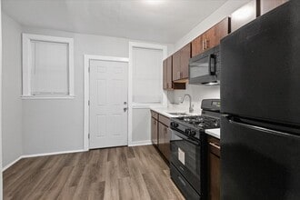6700 S Merrill Ave in Chicago, IL - Building Photo - Building Photo
