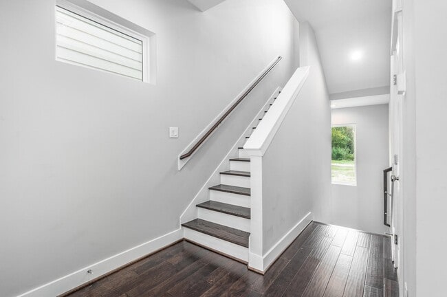 property at 756 W Donovan St