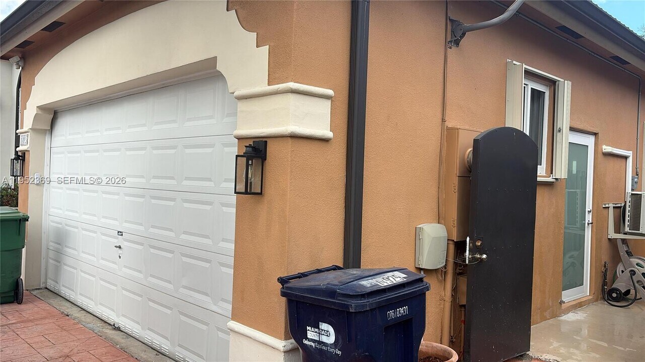 14925 SW 26th Terrace in Miami, FL - Building Photo