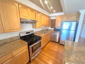 100 Cliff Dr in Laguna Beach, CA - Building Photo - Building Photo