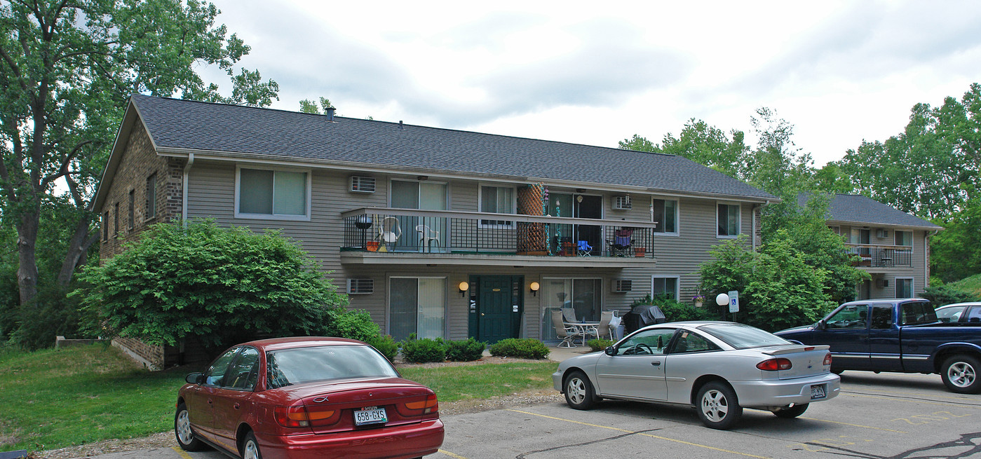 West Bend Terrace in West Bend, WI - Building Photo