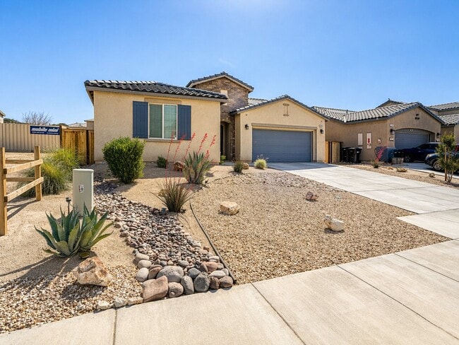 property at 2030 Boxwood St