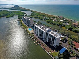 9397 Midnight Pass Rd, Unit 603 in Sarasota, FL - Building Photo