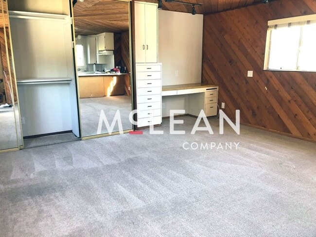 5830 Appian Way in Long Beach, CA - Building Photo - Building Photo