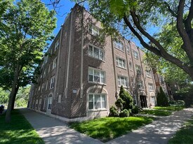 2122 W Arthur Ave in Chicago, IL - Building Photo