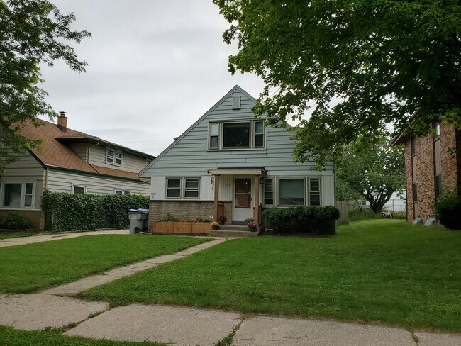 1615 E Howard Ave, Unit UPPER