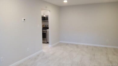 21 Sierra Ct in Coram, NY - Building Photo - Building Photo