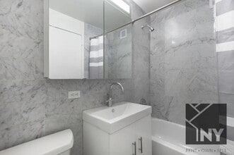 2 Maiden Ln in New York, NY - Building Photo - Building Photo