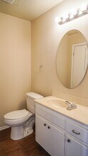 113-115 Romana Cir in Hewitt, TX - Building Photo - Building Photo