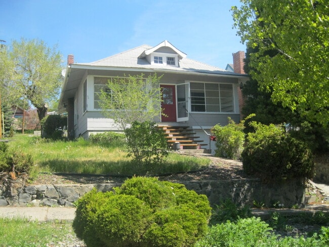 property at 1405 Canby St