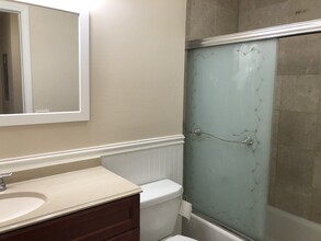 13 Presidential Dr, Unit 13 in Englewood, NJ - Building Photo - Building Photo