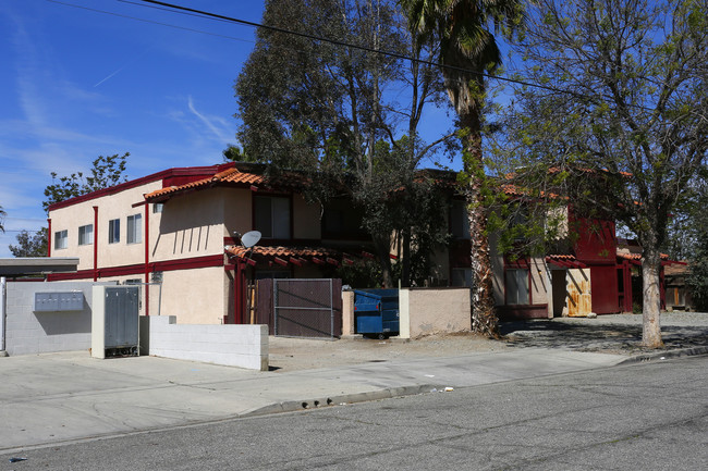 243 N Inez St in Hemet, CA - Building Photo - Building Photo