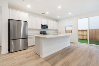 8376 Solfrid Wy in Elk Grove, CA - Building Photo - Building Photo