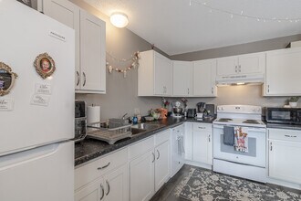 202 Balcerzak Dr in Mankato, MN - Foto de edificio - Building Photo