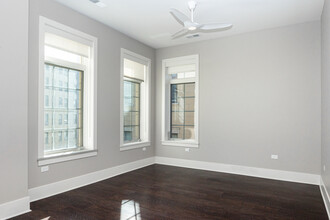 HIGHPOINT Lincoln Park on Clark in Chicago, IL - Building Photo - Interior Photo