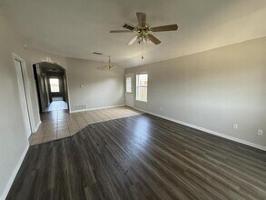 1907 Charleston Ct in Killeen, TX - Building Photo - Building Photo