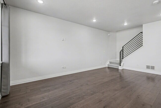 16806 E 118th Dr in Commerce City, CO - Foto de edificio - Building Photo