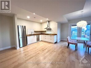744 Meadowridge Cir in Ottawa, ON - Building Photo - Building Photo