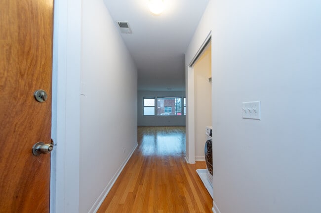 5222 W Belmont Ave in Chicago, IL - Building Photo - Building Photo