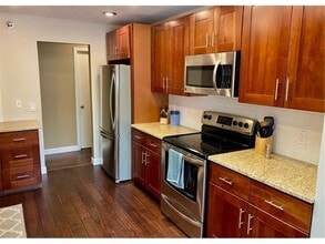 2575 Heritage Dr in Mendota Heights, MN - Building Photo - Building Photo