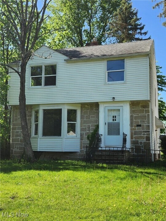 4772 Burger Rd in South Euclid, OH - Building Photo