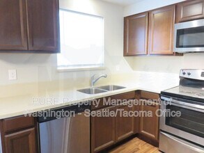 511 Malibu Dr SE in Olympia, WA - Foto de edificio - Building Photo
