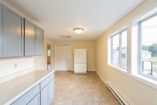 4 Smoke St in Barrington, NH - Building Photo